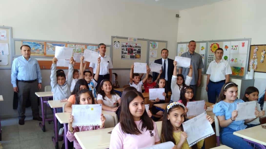 ÖĞRENCİLERİMİZİN KARNE HEYECANINA ORTAK OLDUK